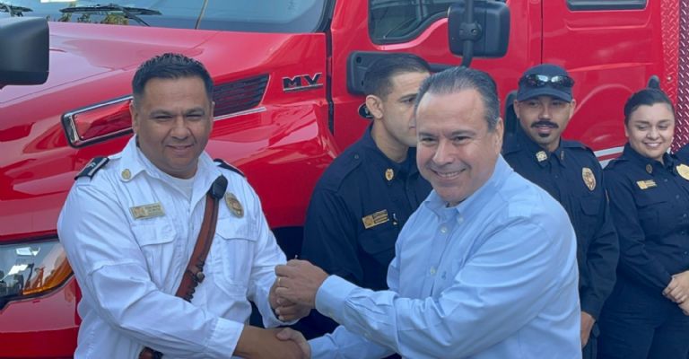 Alcalde de Hermosillo entrega cuatro nuevas unidades al Cuerpo de Bomberos