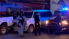 Foto que representa a Tijuana: Descubren dos cadáveres dentro de un vehículo con narcomensaje en la Sánchez Taboada