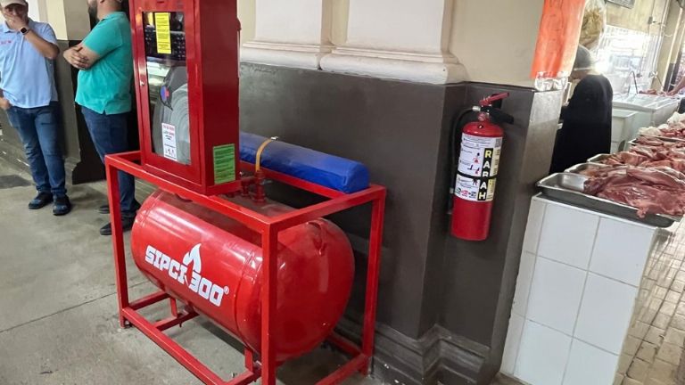 Refuerzan medidas de seguridad con Protección Civil en Mercado Municipal de Hermosillo