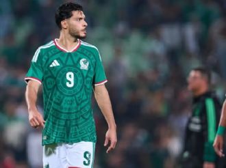 Raúl Jiménez arremete contra la afición tras abucheos y gritos homofóbicos a la Selección Mexicana