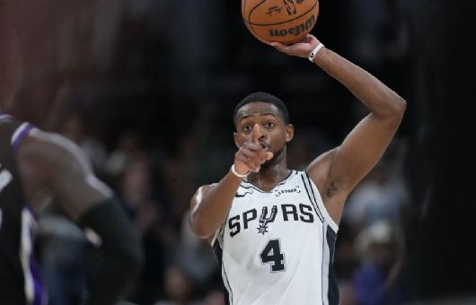 Ante baja de Wembanyama, Fox lidera el triunfo de los Spurs sobre Kings