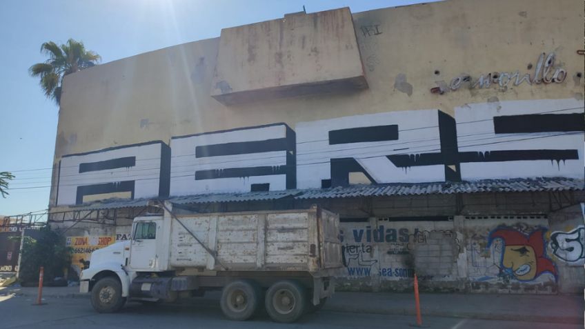 Continúa la demolición del edificio de Cinema 70 en Hermosillo; aquí todos los detalles