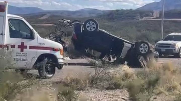 Tragedia al norte de Sonora: Mujer de 21 años fallece luego de sufrir aparatoso volcamiento
