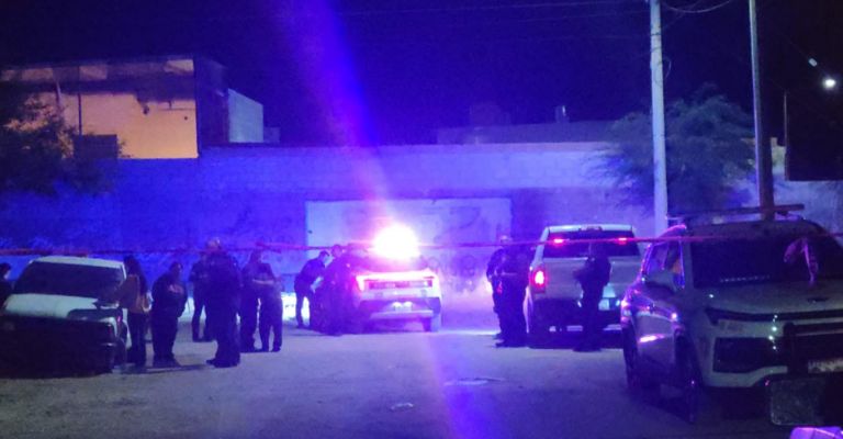  Asesinan a mujer frente a sus cinco hijos en la Gómez Morín