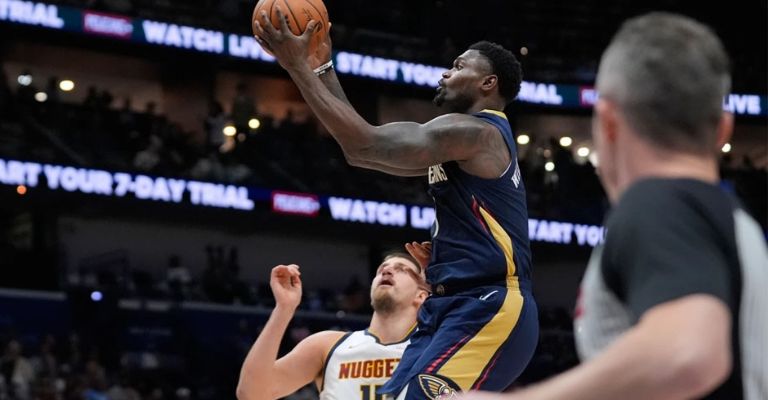 Zion reapareció después de una larga ausencia