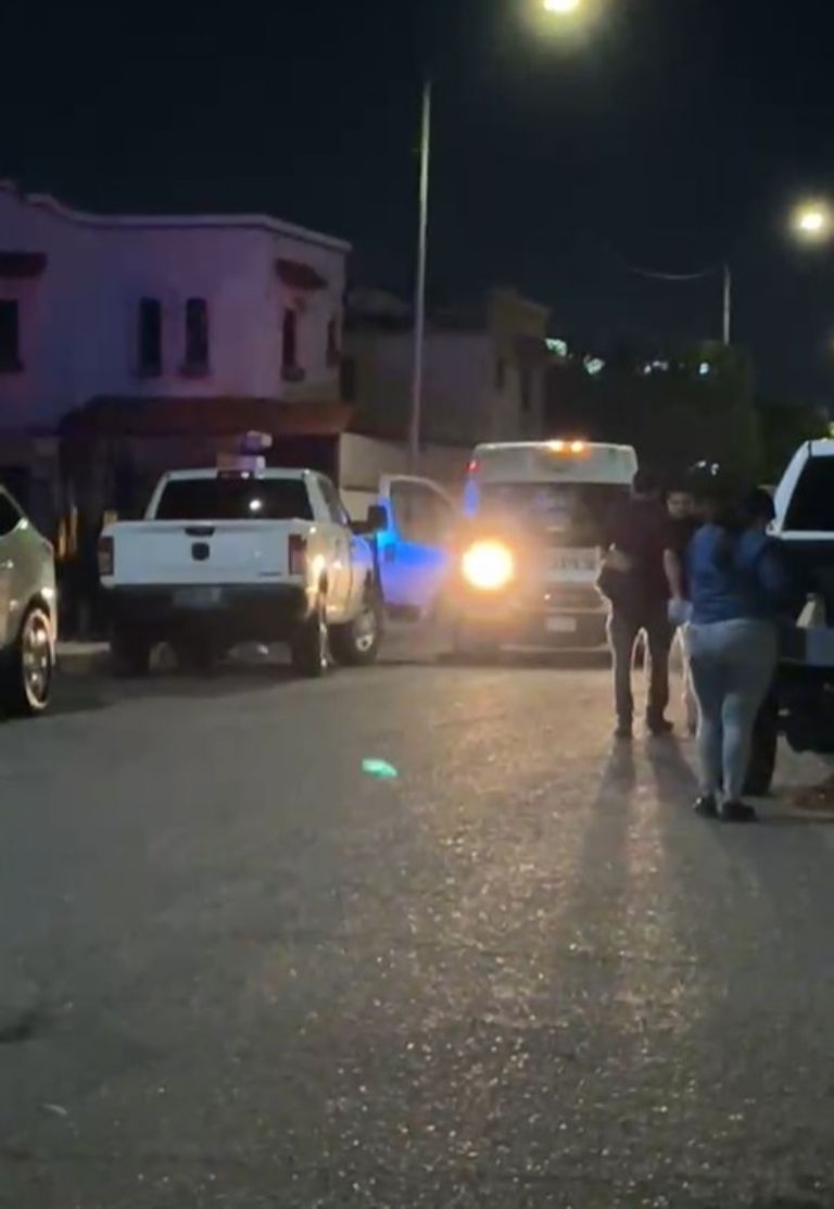 Personal del Servicio Médico Forense (Semefo) retiró y trasladó el cuerpo a sus instalaciones.