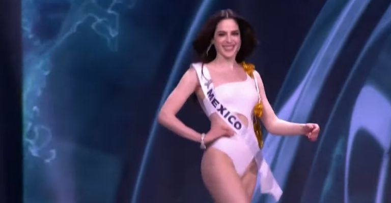 Caminata con desfile de baño comienza