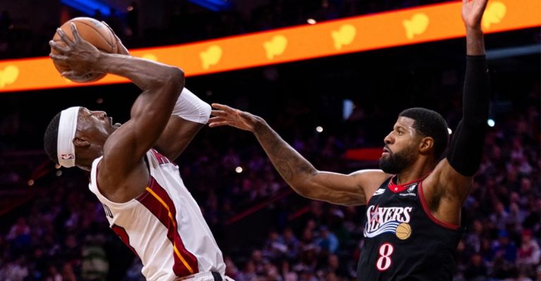 Adebayo contribuyó a la victoria del Heat