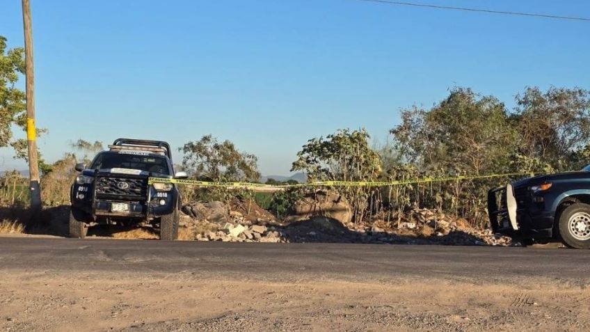 Embolsado y con huellas de violencia, localizan cadáver de hombre junto a carretera de Navolato