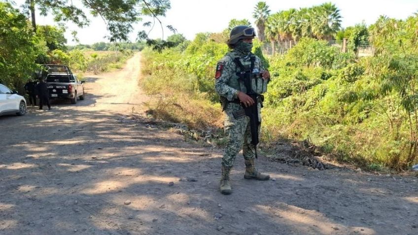 Con el rostro encintado e impactos de bala, localizan cuerpo en un canal de riego de Culiacán
