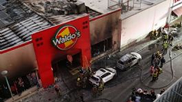 Foto que representa a Incendio Waldo's Hermosillo: CONFIRMAN que personal de CFE es INVESTIGADO por la tragedia