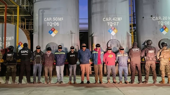 Descubren refinadora clandestina en Veracruz; aseguran hidrocarburo y a ocho personas