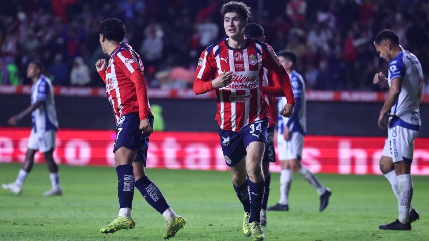 'Hormiga' González vuelve a anotar con Chivas y empata el campeonato de goleo de Apertura 2025