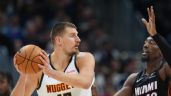 Foto ilustrativa de la nota titulada: Nikola Jokic se enciende en la duela y comanda victoria de los Denver Nuggets