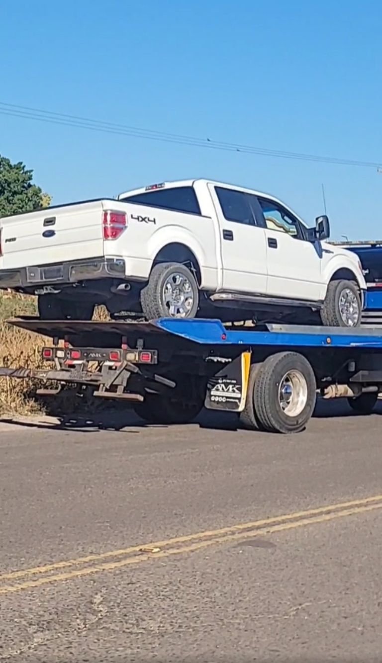A la camioneta se la llevó la grúa  