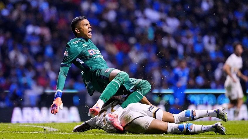 Alarmas en Cruz Azul: Kevin Mier en duda para la Liguilla 2025 tras fuerte entrada de Carrasquilla