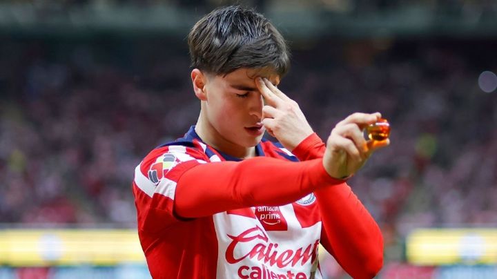 Hay 'Hormiga' para rato; Chivas del Guadalajara renuevan el contrato de Armando González