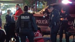 Foto que representa a En plena vía pública de Guadalajara, sujetos golpean y empalan a un joven; la víctima murió