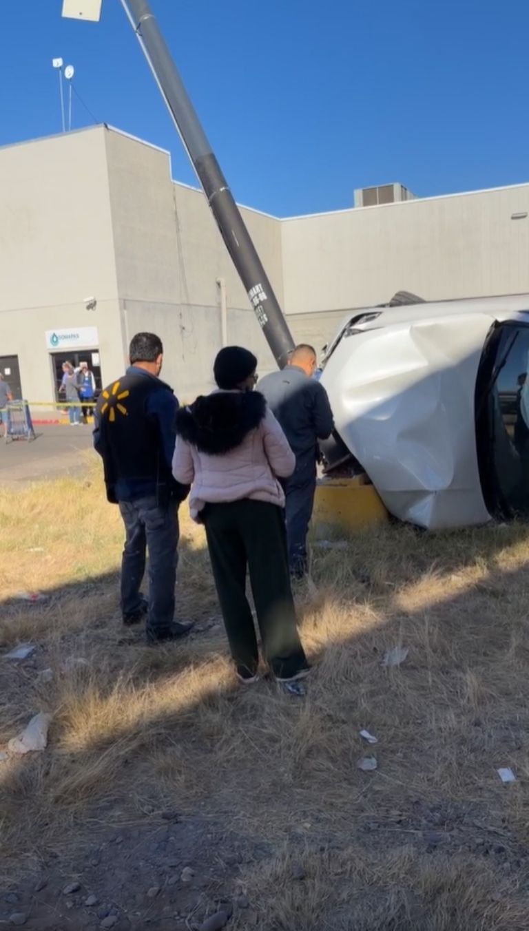 Un choque-volcamiento se registró la mañana de este jueves a la salida norte de Ciudad Obregón