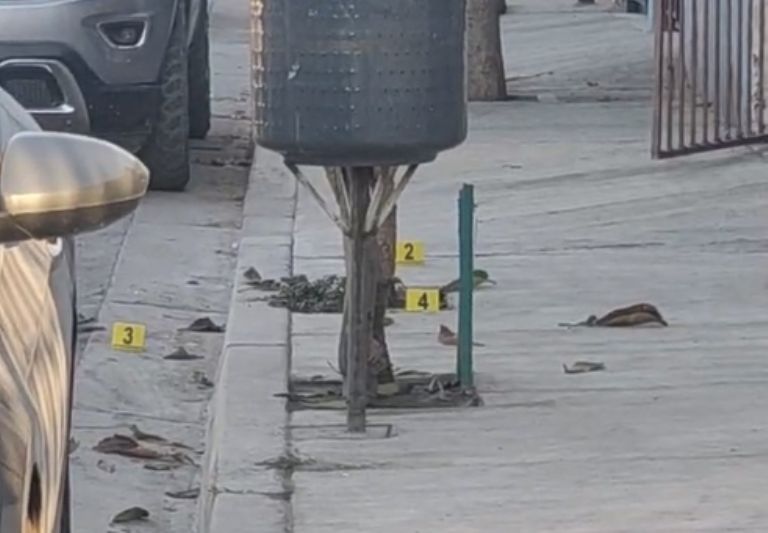 Varios casquillos fueron hallados desperdigados por el sitio