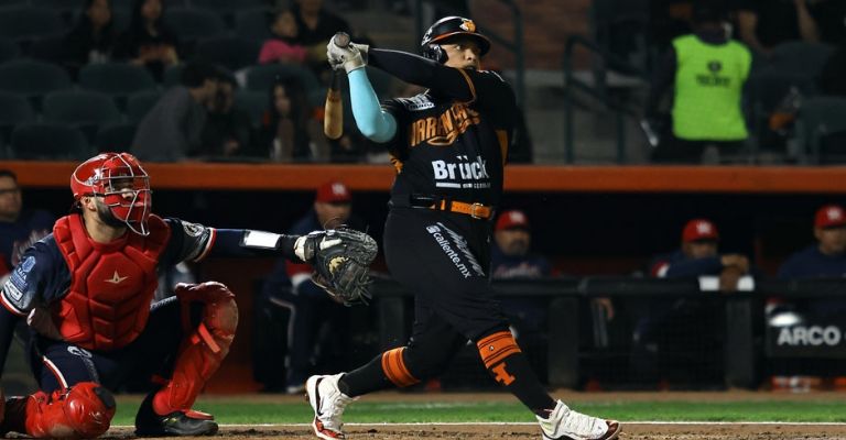 El cañonero de Naranjeros atacó temprano