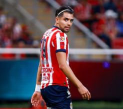 Chivas se sigue reforzando para el Clausura 2026; Guadalajara renueva a joven delantero por tres años