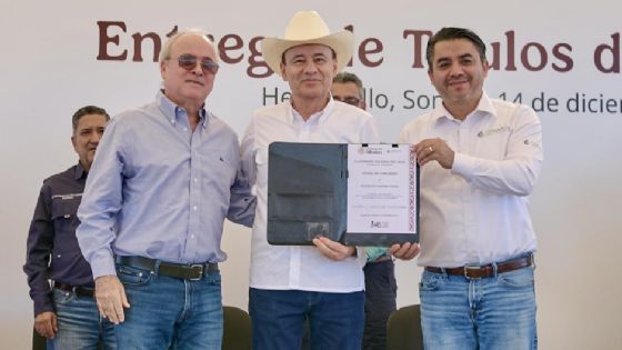 Desde Hermosillo, Alfonso Durazo entrega al campo de Sonora títulos de concesión de agua