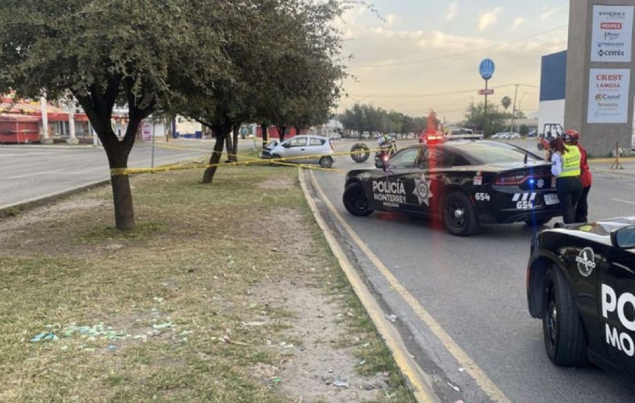 Mujer pierde el control de su vehículo y sufre FATAL accidente en Monterrey: Murió al instante