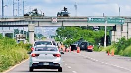Foto que representa a Arrollan a dos policías estatales en carretera de Sinaloa; los responsables fueron detenidos