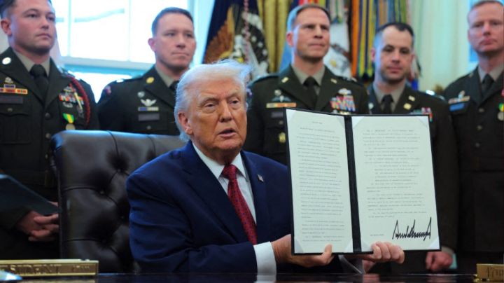 Trump firma orden para clasificar al fentanilo como un "arma de destrucción masiva"