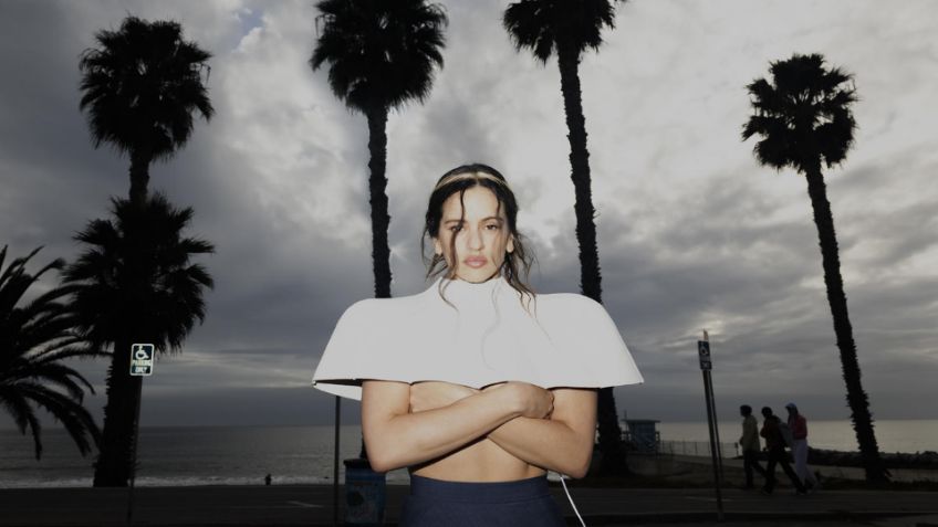 Rosalía estrena videoclip de 'La Perla' y deslumbra con esgrima, patinaje y simbolismo