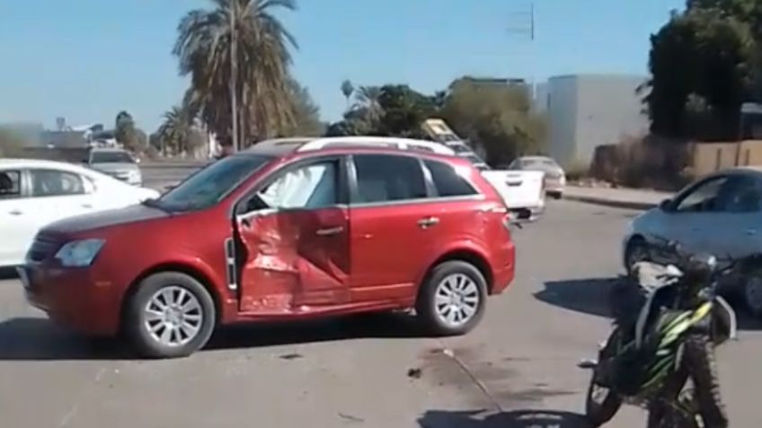 Motociclista queda grave tras APARATOSO CHOQUE con camioneta en bulevar Centenario de Navojoa