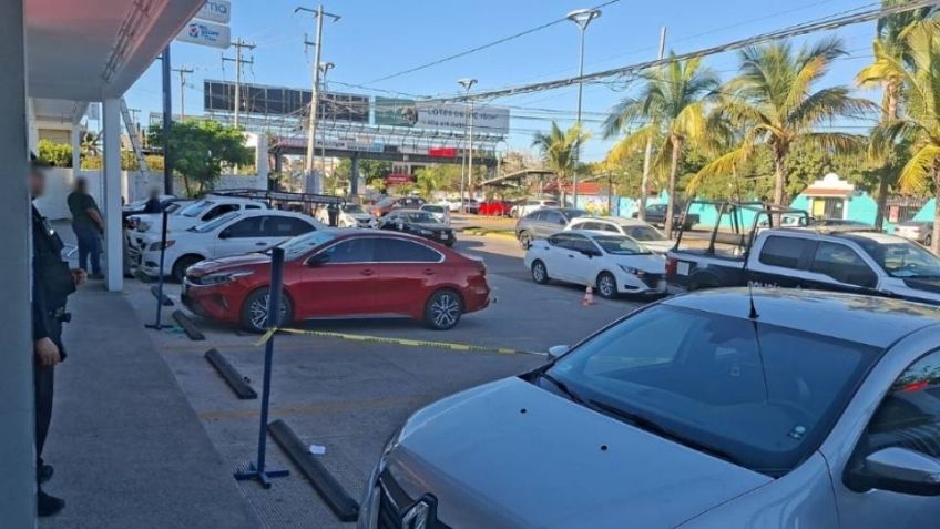'Levantan' a hombre frente a unos locales comerciales en Mazatlán; localizan casquillos y sangre
