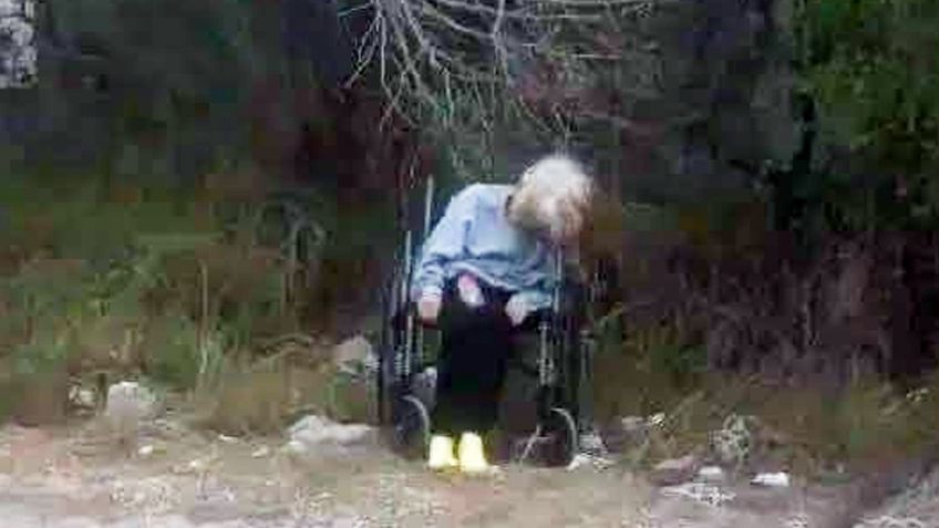 Desmayada y en silla de ruedas: Abandonan a mujer de la tercera edad en brecha de Tamaulipas