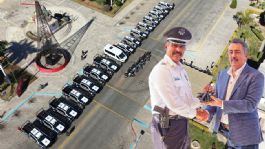 Foto que representa a Javier Lamarque Cano entrega nuevas patrullas y equipo a policía municipal de Cajeme
