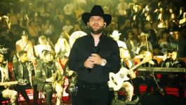 Foto que representa a Luis R. Conríquez revela la fuerte multa que tuvo que pagar por cantar un solo narcocorrido