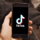¿Fin de la 'guerra' entre EU y China? TikTok firma acuerdo con tres inversores para vender su negocio en Estados Unidos