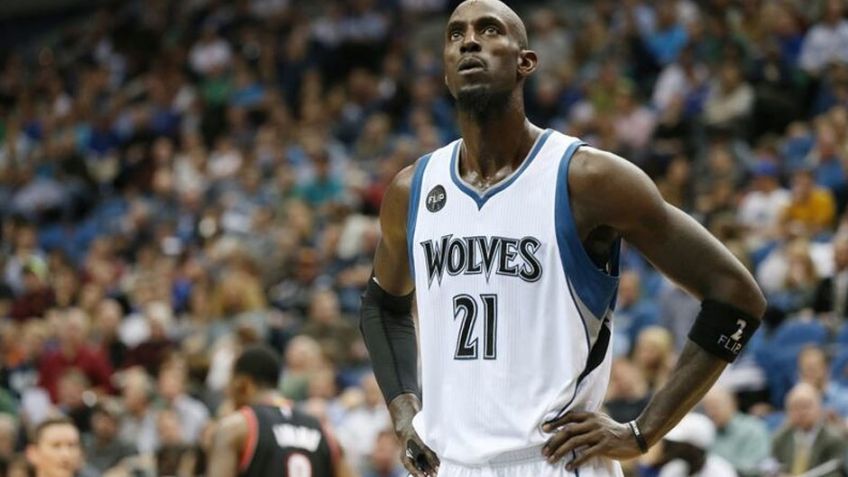 Kevin Garnett regresa a Minnesota Timberwolves; Timberwolves planean retirar su número