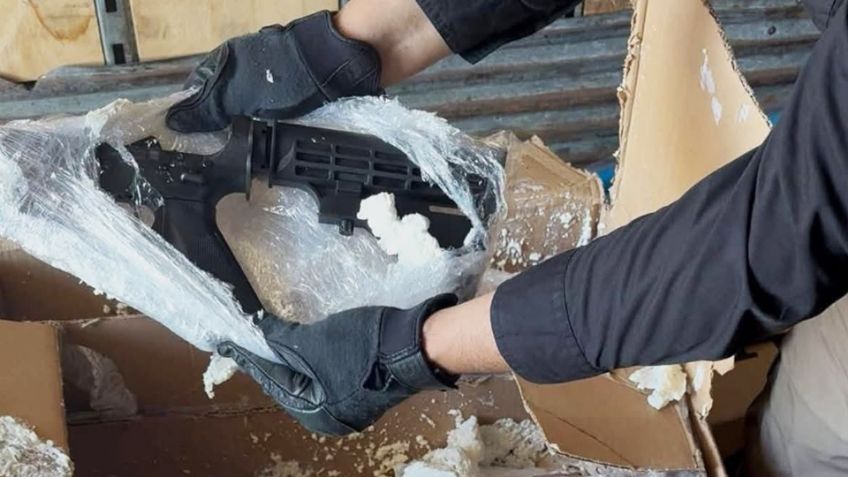 Frenan tráfico de armas: Detienen a chofer trailer que transportaba arsenal al sur de Sonora