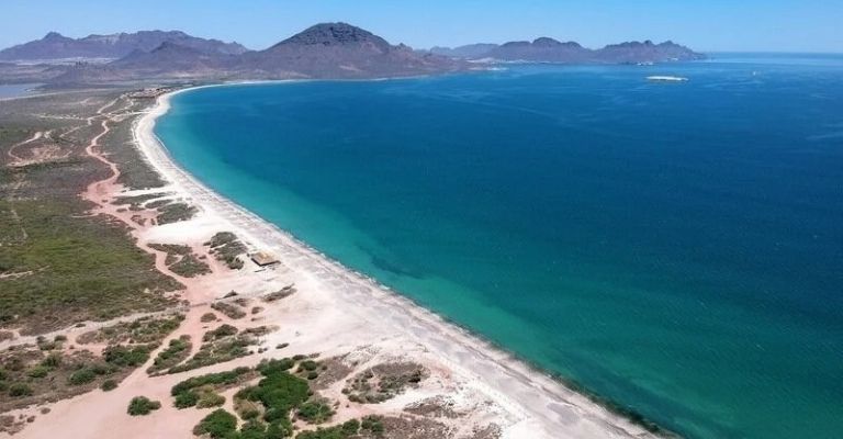 Ven urgente atender tema de drenajes colapsados ante contaminación de playas en Guaymas