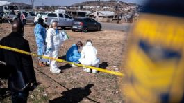 Foto que representa a TIROTEO en bar de Johannesburgo, Sudáfrica, deja al menos nueve muertos: Esto se sabe