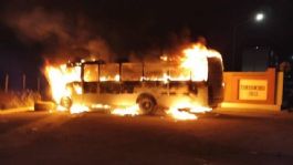 Foto que representa a Incendio de camión de pasajeros moviliza a las autoridades en Nogales; se desconoce el origen