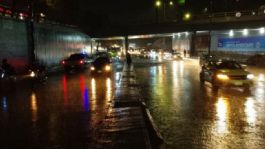 Foto que representa a Clima HOY domingo 21 de diciembre de 2025 en la NOCHE: LLUVIAS FUERTES y BAJAS TEMPERATURAS por frente frío 23