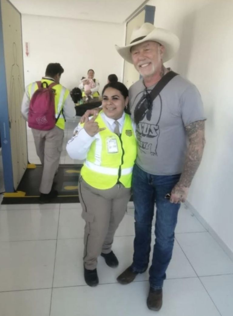 ¿Metallica visita Ciudad Obregón? Su vocalista, James Hetfield, es visto en el aeropuerto