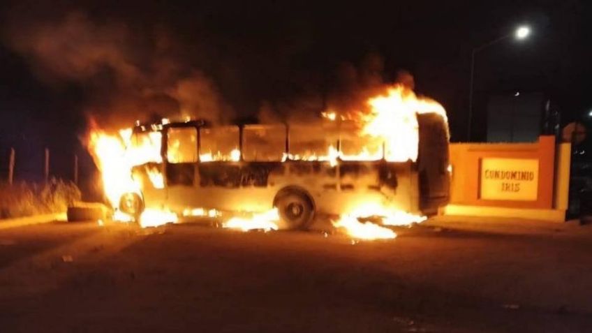 Incendio de camión de pasajeros moviliza a las autoridades en Nogales; se desconoce el origen