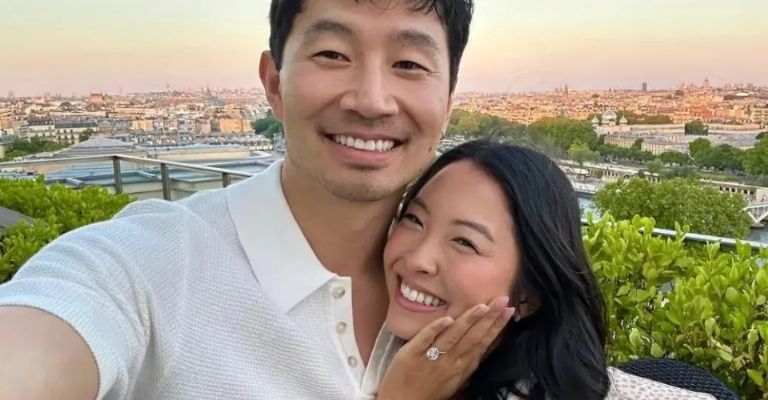 Simu Liu y Allison Hsu