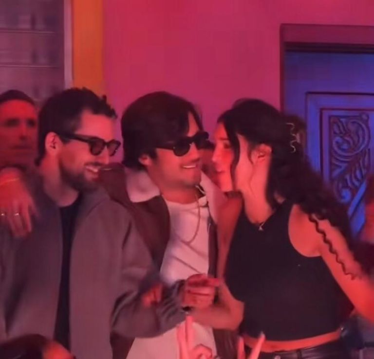 Tachan de coqueta a Eiza González 