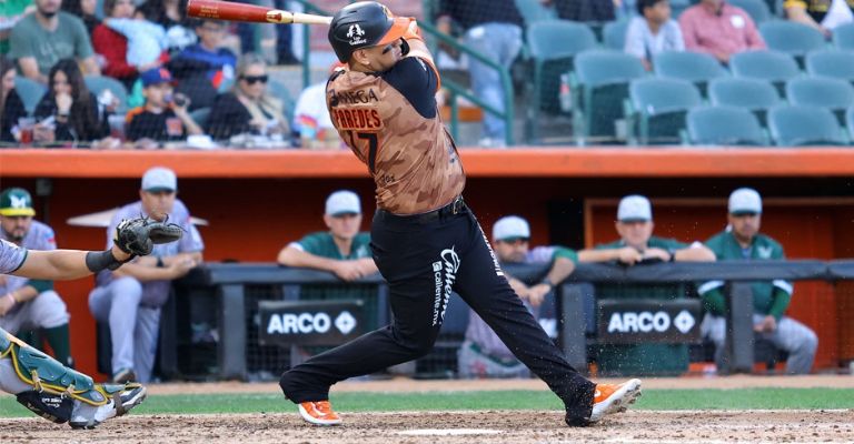 Paredes remolcó una carrera para Naranjeros