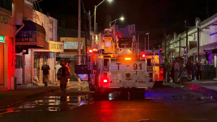 Voraz incendio en el Centro de Guaymas causa pánico y consume tortillería: Así ocurrieron los hechos