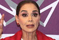 Foto ilustrativa de nota Lupita Jones arremete contra fans de Fátima Bosch tras defenderla por críticas en Telemundo: "Violentos"